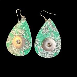 CUTE SOUTHWESTERN DANGLE SNAP BUTTON EARRINGS